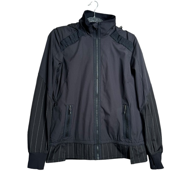 Lululemon Run: Bandit Jacket Reflective Black Stripe With Hood Size 8 - Picture 1 of 12
